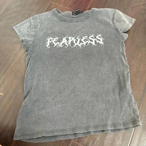 Y2K fearless adorable old English tee with rhinestone S - Picture 2 of 5